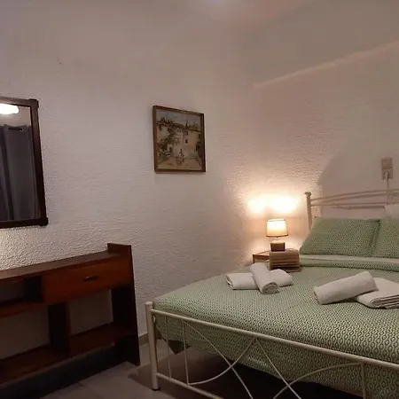 Asteri Traditional Seafront Apartment Kokkini Hani