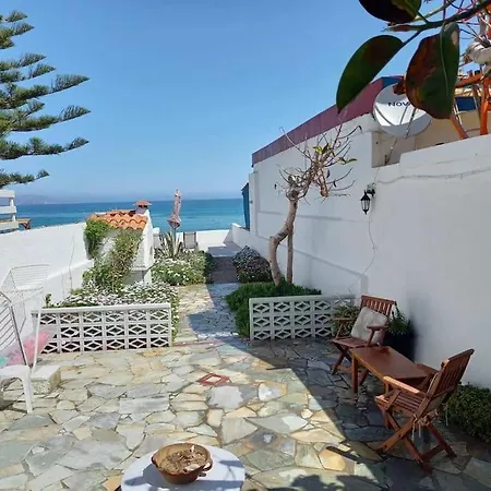 Asteri Traditional Seafront * Kokkini Hani
